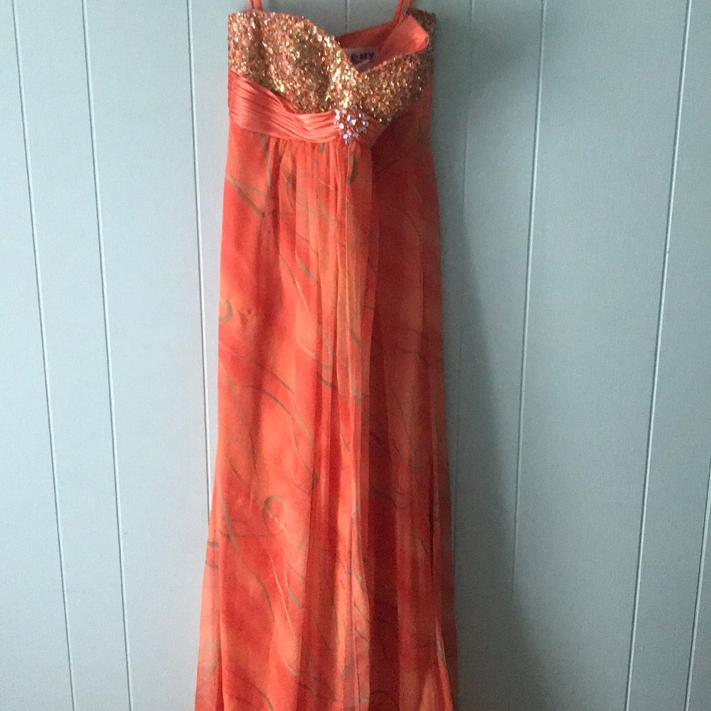Prom/Pageant gown - Picture 2 of 2